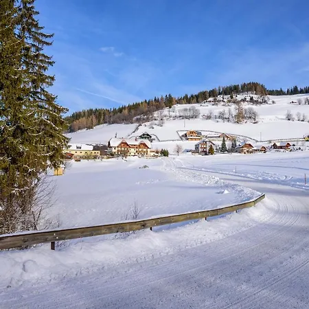 莫泽艾尔彭盖瑟宾馆 2* Karchau