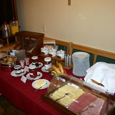 莫泽艾尔彭盖瑟宾馆 Karchau