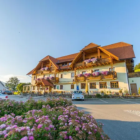 بيت ريفي Alpengasthof Moser 2*