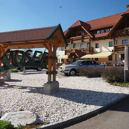 莫泽艾尔彭盖瑟宾馆 Karchau